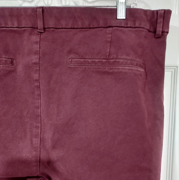 Old Navy Wine High-Rise Pixie Secret-Smooth Pockets Pant in Size 18 - Picture 7 of 11